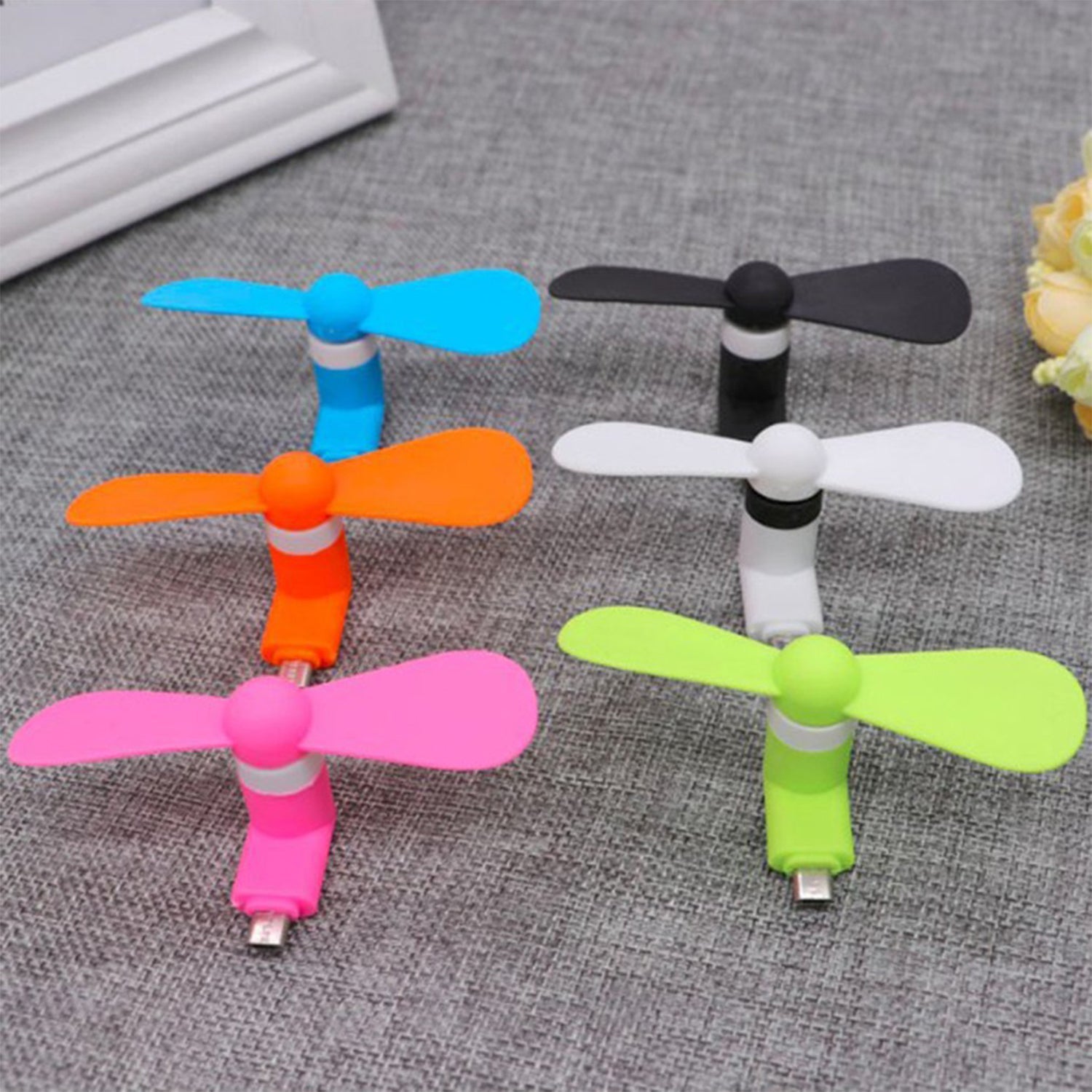 6183 mini usb fan For Having cool air instantly, anywhere and anytime purposes. DeoDap